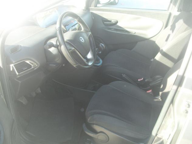 Lancia Ypsilon 1.2 69 CV 5 porte S&S Gold - 2014 - Foto 7