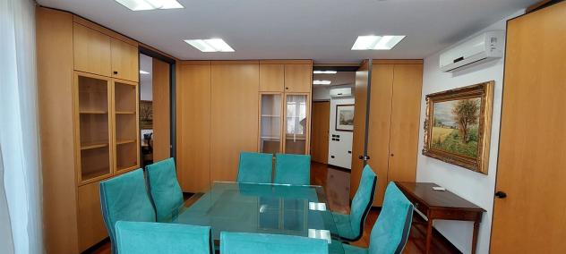 MONZA Centro - ufficio ristrutturato ed arredato in locazione - Foto 12