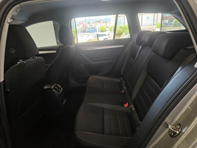 Skoda Octavia 2.0 TDI SCR 150 CV DSG Wagon Executive - Foto 9