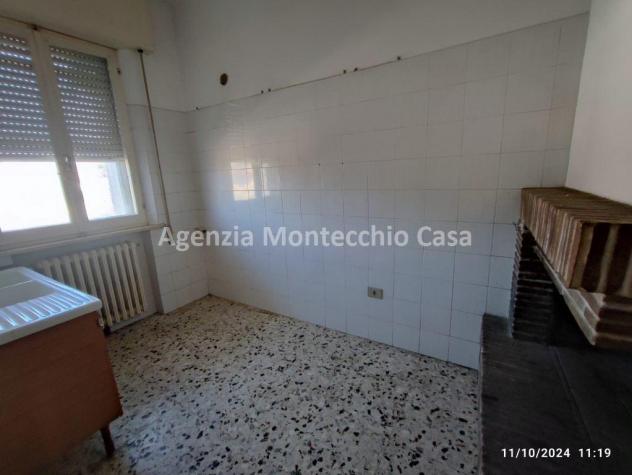 Casa singola con due appartamenti, mansarda, tre garage e scoperto esclusivo. - Foto 18
