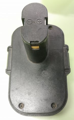 Ricarica batterie della Kinzo. E inclusa una batteria da 18 Volt da rigenerare. - Foto 2
