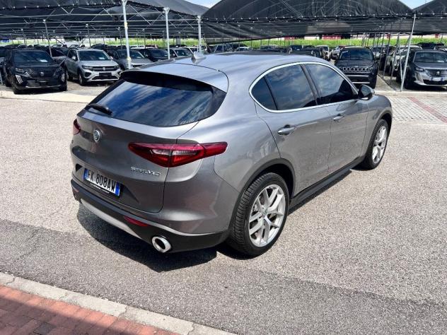 Alfa Romeo Stelvio 2.2 Turbodiesel 210 CV AT8 Q4 Executive - Foto 3