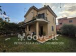 Villa di 150 m² con 5 locali e posto auto in vendita a Artena