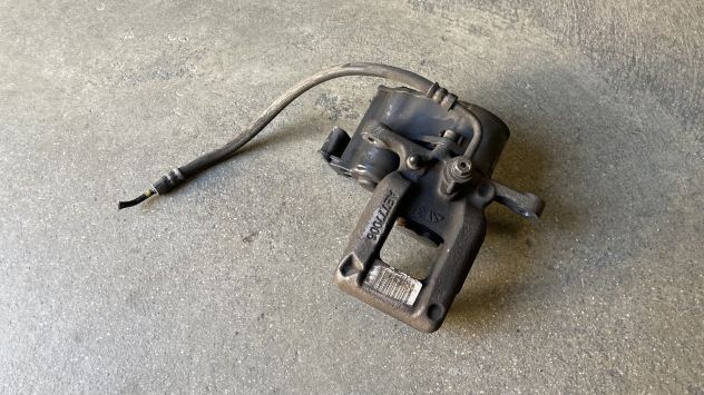 Pinza freno elettrica posteriore SX Peugeot 308 del 2018 (AE777006)