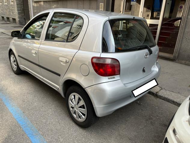 Toyota Yaris 1.0i 16V 5 porte - Foto 3