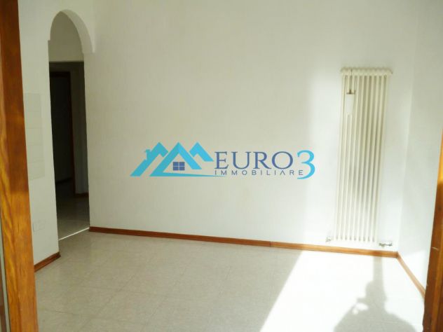 ASCOLI PICENO-Zona Annunziata-Appartamento con terrazza e posto auto - Foto 8