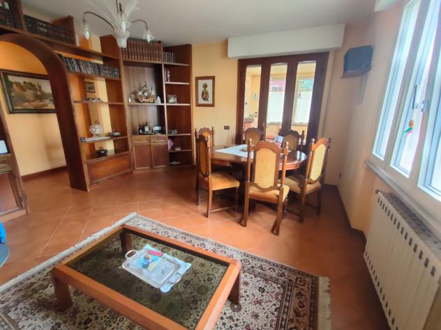 VILLA di 8 vani e di 300 mq (MASSAROSA) rif. 647 - Foto 4
