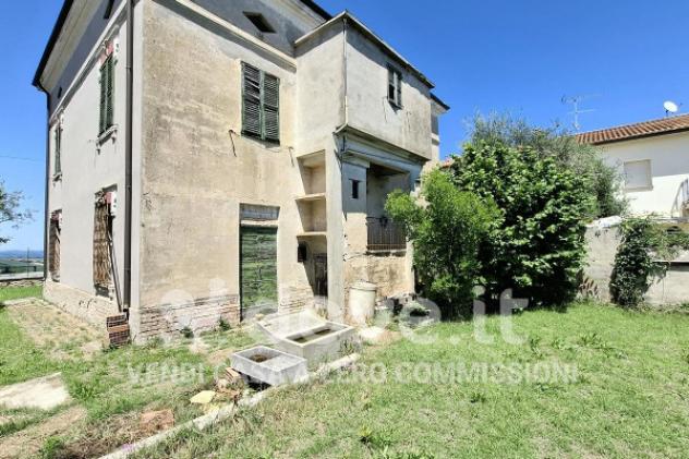 Villa di 260 m² con 5 locali in vendita a San Costanzo