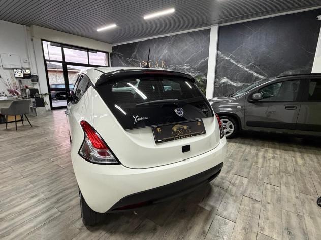 Lancia Ypsilon 1.0 FireFly 5 porte S&S Hybrid Gold - Foto 2