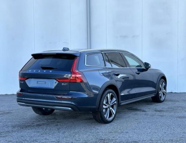 VOLVO V60 Cross Country MOD: V60 227 PLUS B4 AWD AUT rif. 19932527 - Foto 4