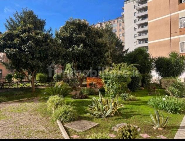 ULTIMO PIANO, TERRAZZO E VISTA SULLA BASILICA DI SAN PAOLO - Foto 18
