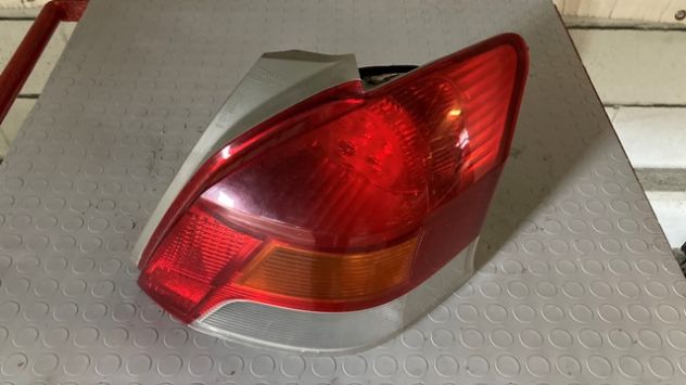 Fanali posteriori Toyota Yaris del 2010 - Foto 3
