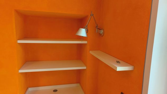 Scrivania angolare con mensole e accessori - Foto 2