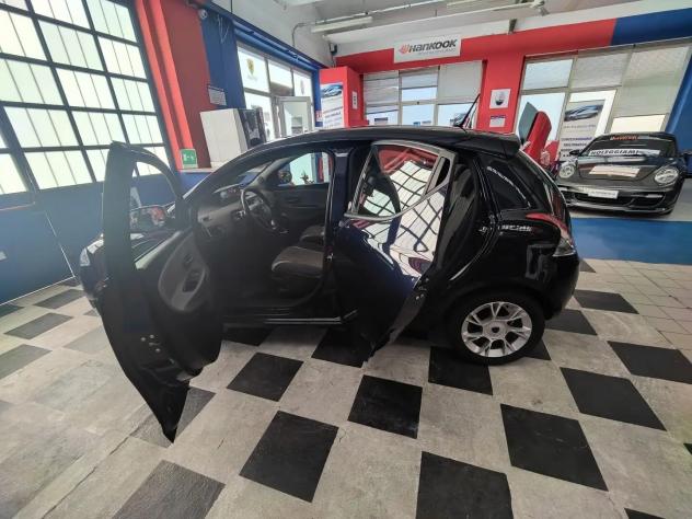 Lancia Ypsilon 5 porte NEOPATENTATO - Foto 6
