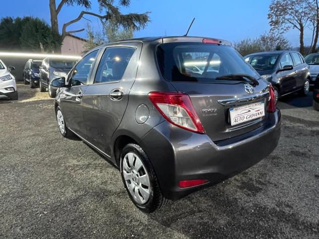 Toyota Yaris 1.4 D-4D 5 porte Lounge - Foto 4