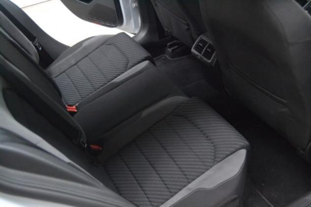 VOLKSWAGEN Golf 1.6 TDI 115 CV 5p. r-line rif. 24066973 - Foto 4