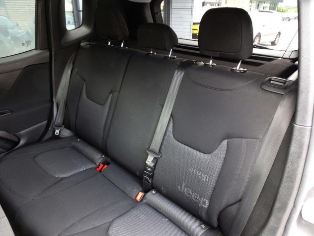 Jeep Renegade 1.6 Mjt 120 CV Longitude - Foto 9