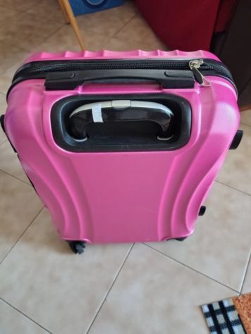 Valigia R. Leone rigida rosa 55 cm – usata, con lieve danno - Foto 2