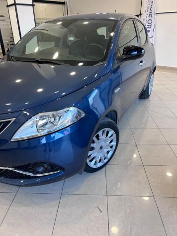 Lancia Ypsilon 1.0 FireFly 5 porte S&S Hybrid Silver - Foto 6