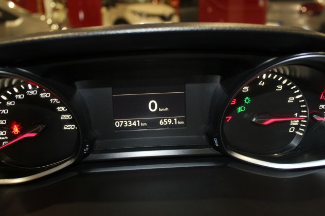 Peugeot 308 PureTech Turbo 130 cv TETTO PANORAMA NAVIG LED - Foto 6