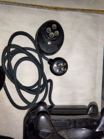antico telefono a muro in bakilite nera CON RARE SPINA PRESA COEVE - Foto 9