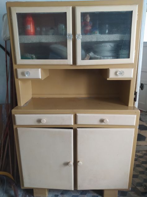regalo Credenza