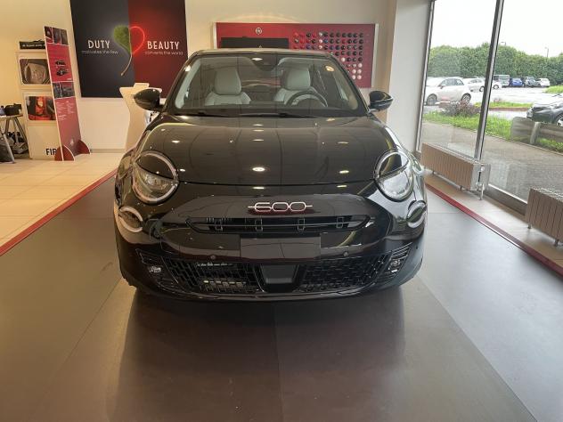 FIAT 600 1.2 Hybrid MHEV 100 Cv DCT - Foto 3