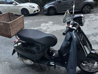 Vespa primavera 125 semi nuova