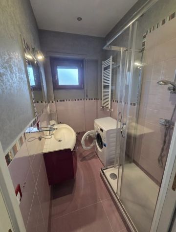 EUR-MOSTACCIANO MONOLOCALE ARREDATO CON TERRAZZO PRIVATO