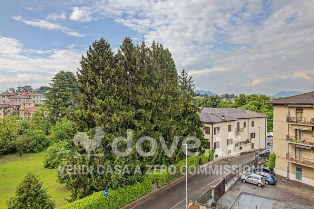 Attico / Mansarda di 180 m² con più di 5 locali e box auto doppio in vendita a Gazzada Schianno - Foto 6