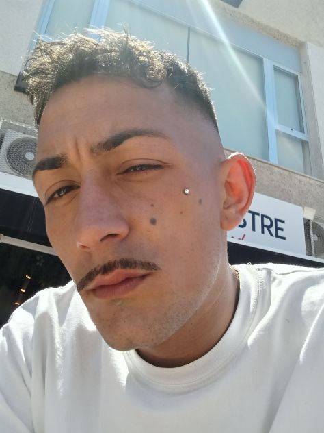 Ragazzo disponibile per incontri Tel:3514665396