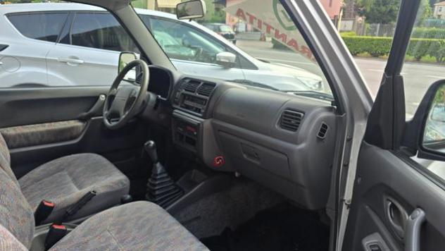 SUZUKI Jimny 1.3i 16V cat 4WD JLX rif. 24112416 - Foto 10