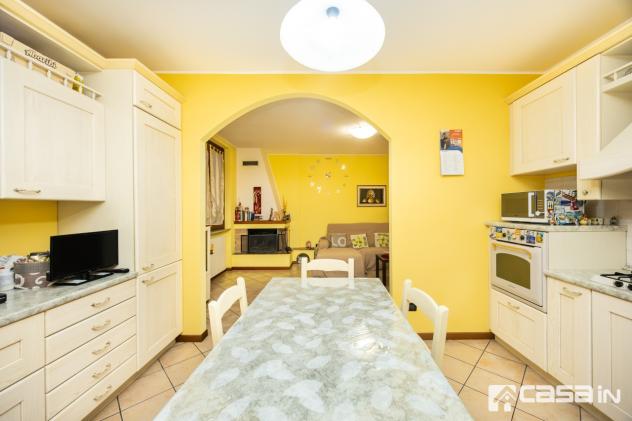 ARZAGO D'ADDA, 3 LOCALI DUPLEX con CANTINA e BOX
In zona tranquilla, proponiamo in vendita esclusiva luminoso appartamento di 3 locali oltre doppi s - Foto 12