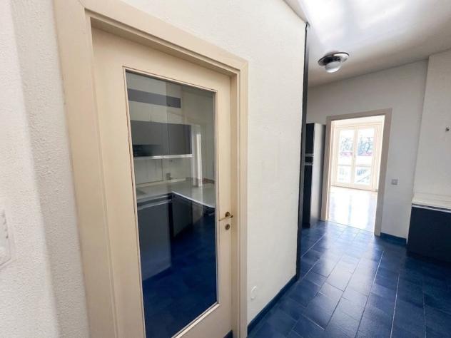 4 LOCALI CON TRIPLI SERVIZI E BALCONI IN CENTRO LECCO - Foto 16