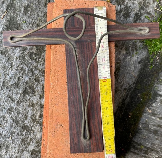 Crocifisso originale in legno, Croce in legno, Legno naturale, Croce intagliata - Italia