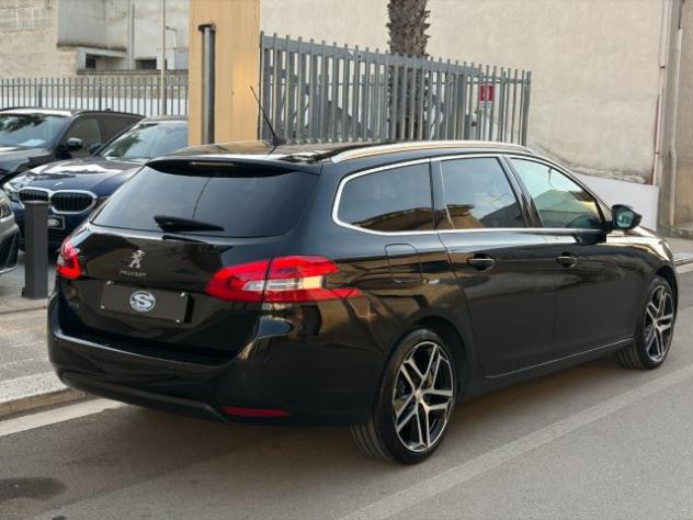 PEUGEOT 308 1.6 BlueHDi 120 SW GT Line rif. 24105895 - Foto 4