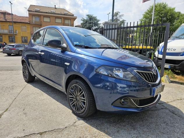 Lancia Ypsilon 1.0 FireFly 70cv Hybrid - Foto 3