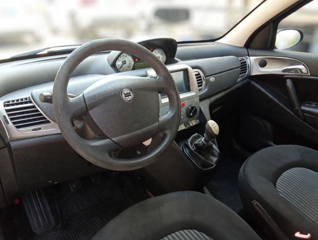 Lancia Ypsilon 1.2 Argento 60cv - Foto 4