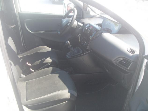 Lancia Ypsilon 1.2 69 CV 5 porte - 2017 - Foto 8