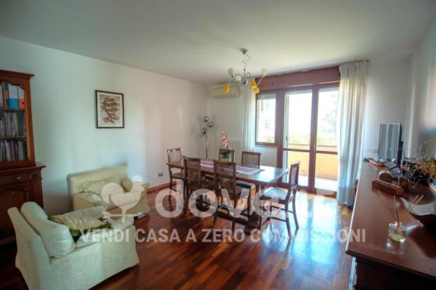 Appartamento di 127 m² con 4 locali e box auto in vendita a Mirandola - Foto 2