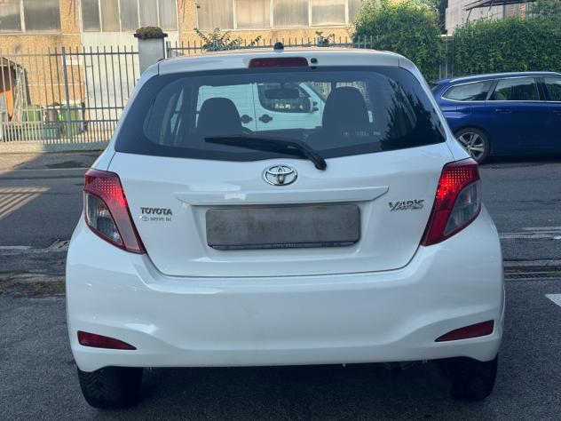Toyota Yaris 1.0 5 porte Active - Foto 4