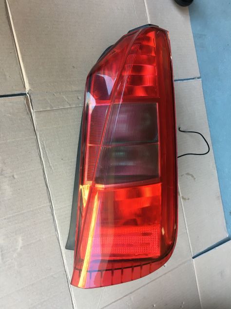 Faro / Fanale Posteriore DESTRO LANCIA Ypsilon 1 prima serie dal 2003 al 2011 - Foto 2