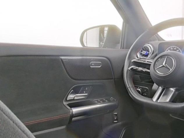 MERCEDES-BENZ GLA 180 Automatic AMG Line Premium rif. 24165722 - Foto 9