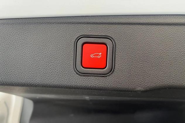 Jeep Avenger e-Hybrid 1.2 MHEV e-Hybrid Turbo Summit #tettoapribile #keyless #portellone #pelle - Foto 7
