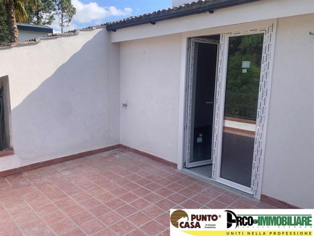 Appartamento ristrutturato in villa con terrazzo e giardino condominiale – Mondello, Fondo Anfossi - Foto 15