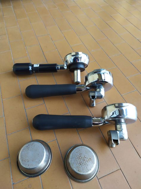 BRACCETTI PORTAFILTRO PER MACCHINA DA CAFFE' FAEMA - Foto 2