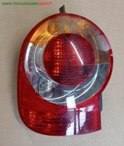 FANALE POST.S. FRECCIA ARANCIO RENAULT MODUS (J77) 999-U48274 Parti elettriche  Fanaleria  Fanali  Fanale post. sx. RENAULT - MODUS - 01-10-2004 - 01-