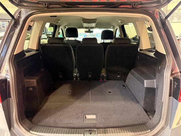 Volkswagen Touran 7 Posti 2.0 TDI SCR Executive DSG chilometri certificati Casamadre, possibilità di estensione garanzia Casamadre. - Foto 6