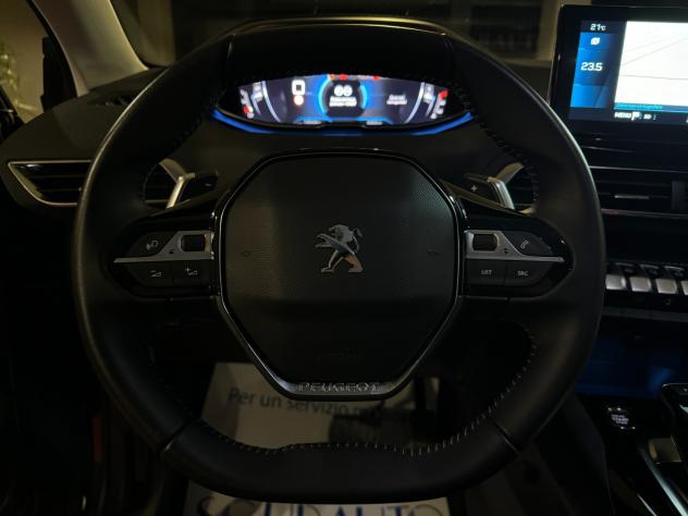 PEUGEOT 5008 1.5 BLUEHDI 130CV EAT8 7 POSTI ALLURE 2023 - Foto 4