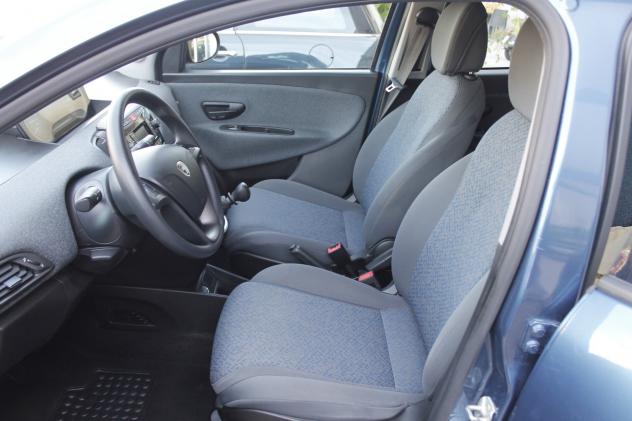 Lancia Ypsilon 1.0 FireFly 5 porte S&S Hybrid Silver - Foto 8